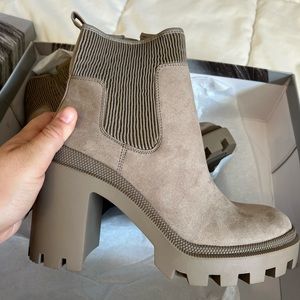 Jennifer Lopez (JLO brand) shoe very sexy